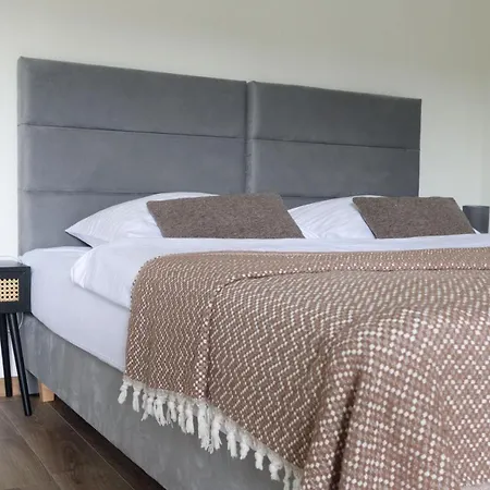 Hill House Apartamenty W Cichej I Spokojnej Okolicy Blisko Term Bania Goraca Balia,Bilard *